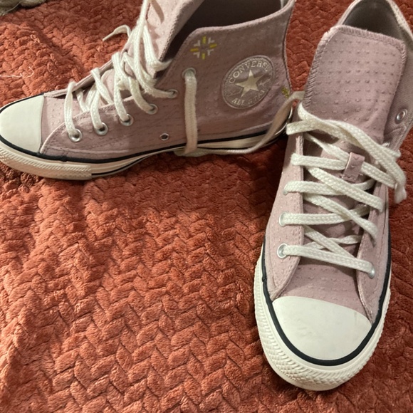 Shoes - Picture 2 of 3